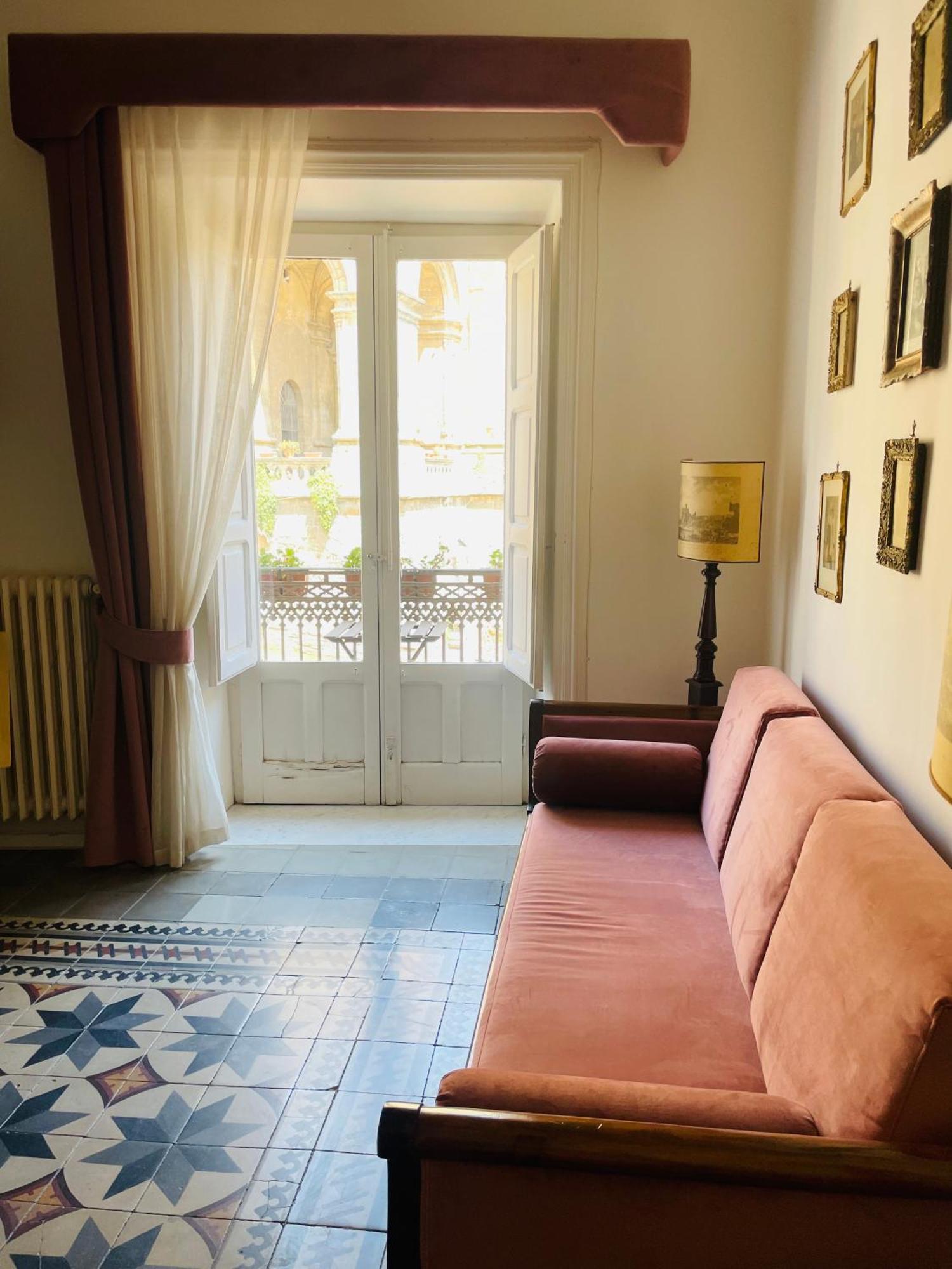 La Casa Sulla Piazza Lägenhet Enna Exteriör bild